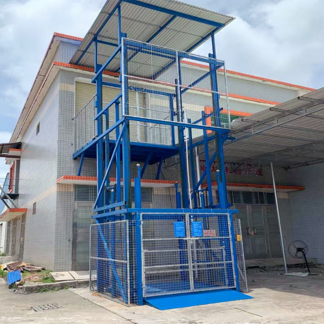 贵溪建材厂室外升降货梯安装