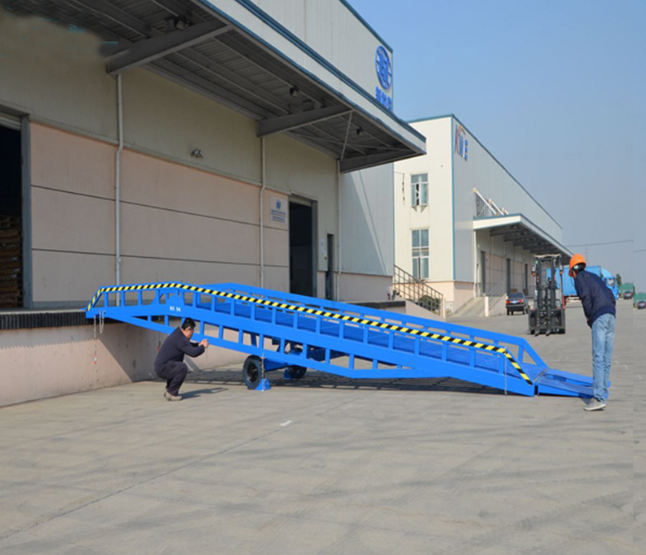 贵溪移动式登车桥应用